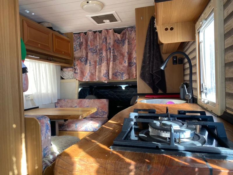 Кемпер Ford Транзит, снимка 2 - Каравани и кемпери - 53193285