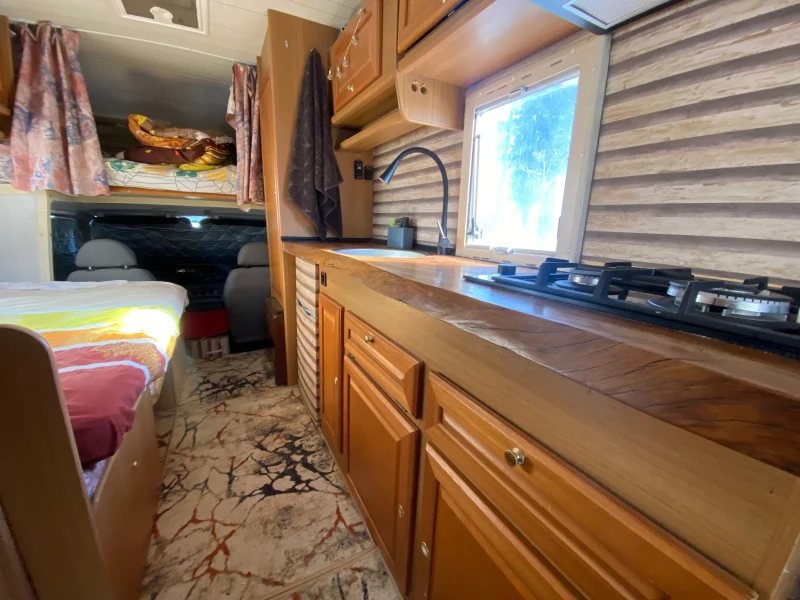 Кемпер Ford Транзит, снимка 16 - Каравани и кемпери - 53193285