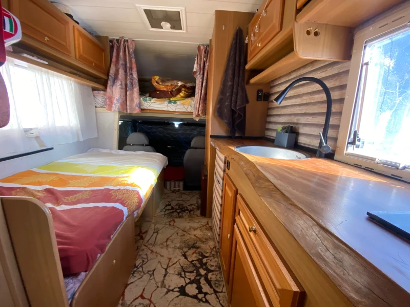 Кемпер Ford Транзит, снимка 13 - Каравани и кемпери - 53193285