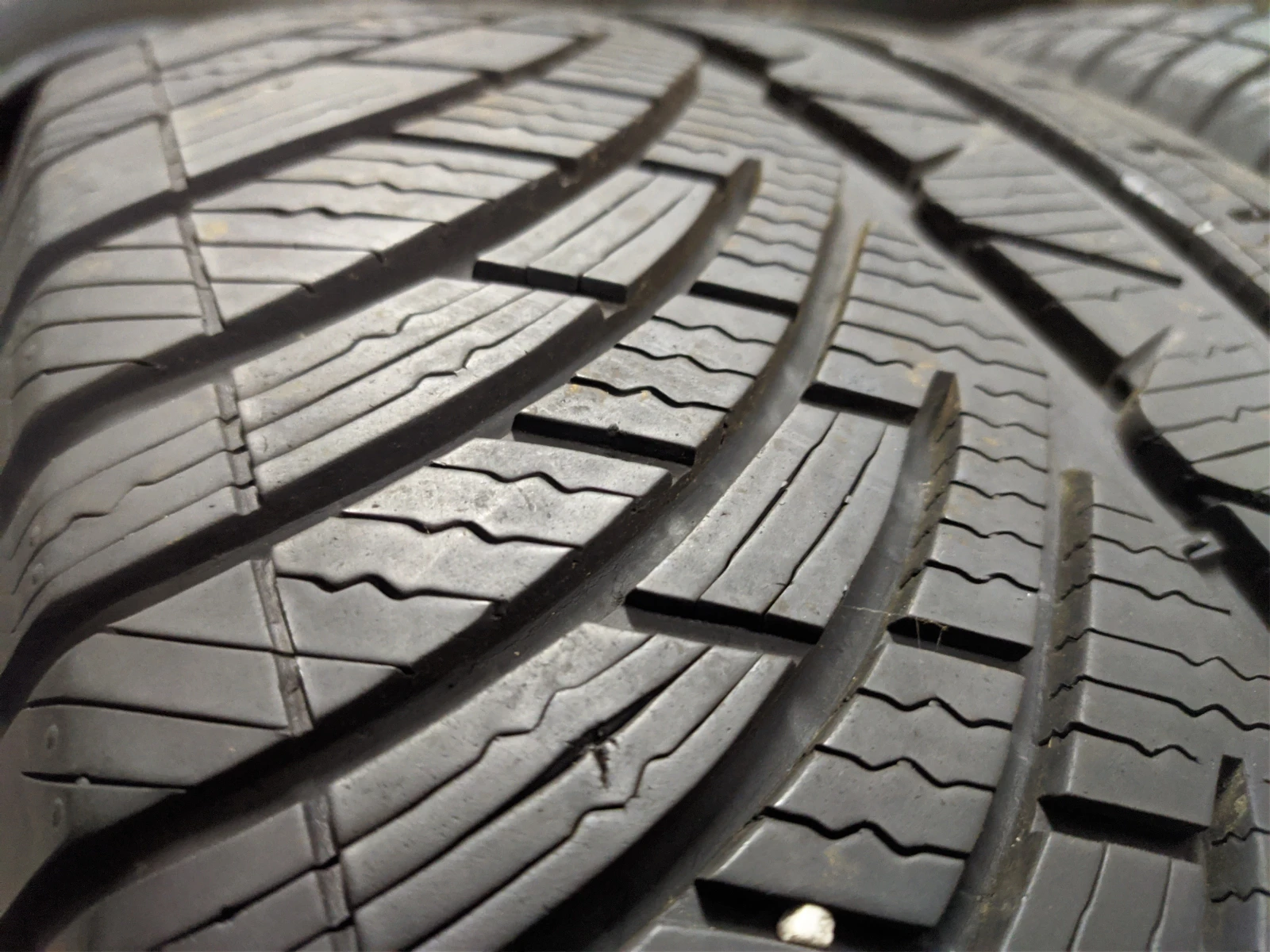 Гуми Зимни 225/55R17
