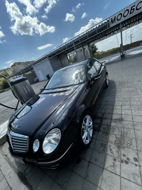 Mercedes-Benz E 320, снимка 1