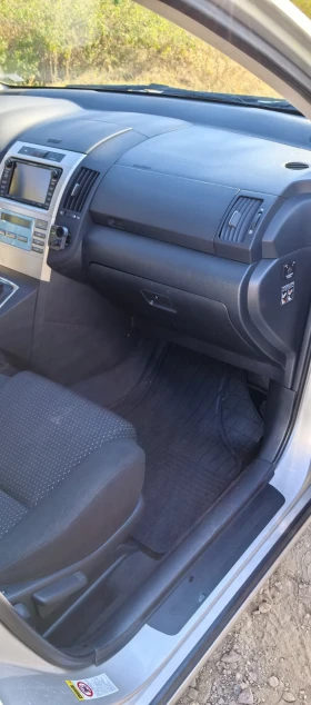Toyota Corolla verso 2.2 D4D, снимка 7