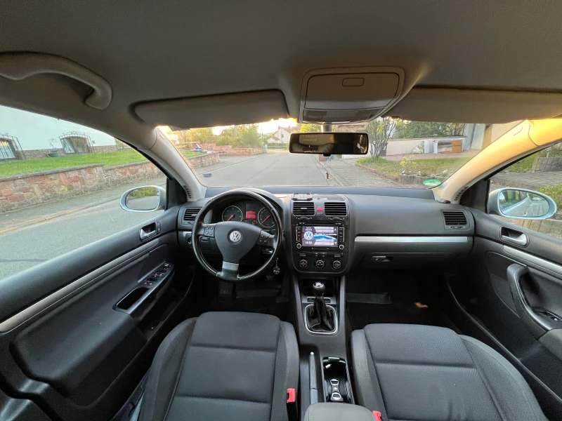 VW Golf 2.0 TDI , снимка 8 - Автомобили и джипове - 47609622