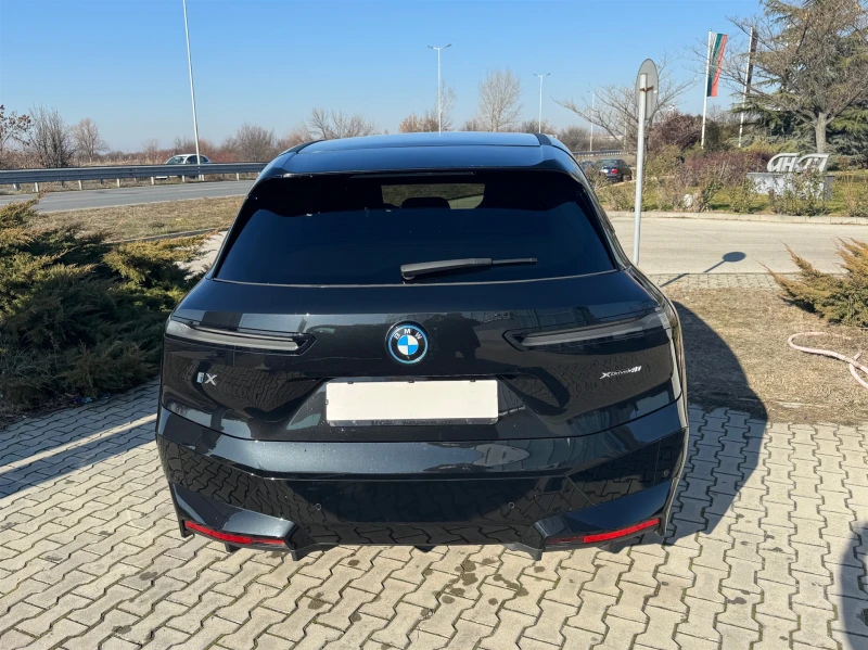 BMW iX xDrive40, снимка 8 - Автомобили и джипове - 48627813