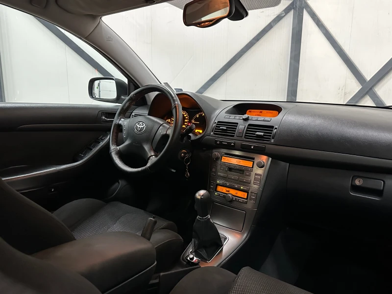 Toyota Avensis 2.0///116К.С///5-СК///, снимка 10 - Автомобили и джипове - 51055418