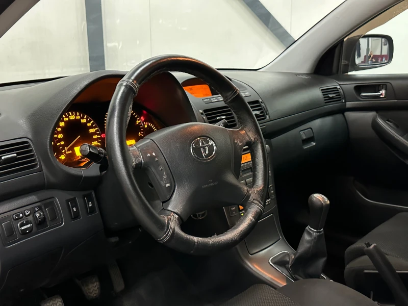 Toyota Avensis 2.0///116К.С///5-СК///, снимка 9 - Автомобили и джипове - 51055418