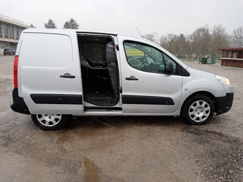 Peugeot Partner 1.6HDI Климатик, снимка 8 - Автомобили и джипове - 53123693