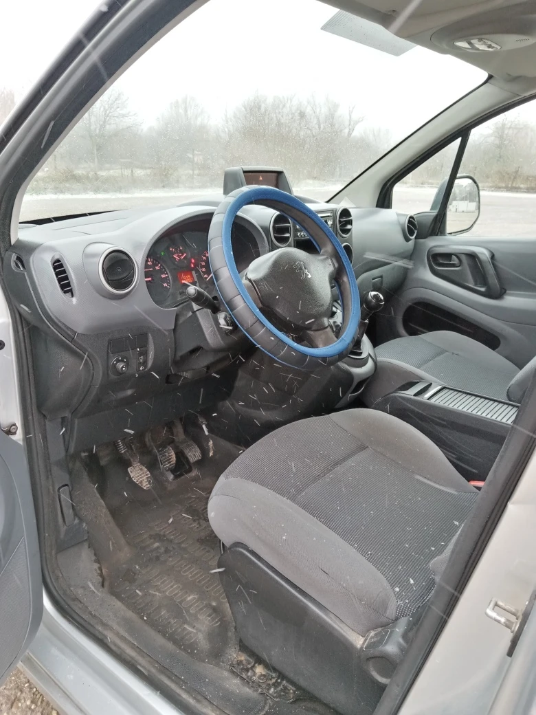 Peugeot Partner 1.6HDI Климатик, снимка 13 - Автомобили и джипове - 53123693