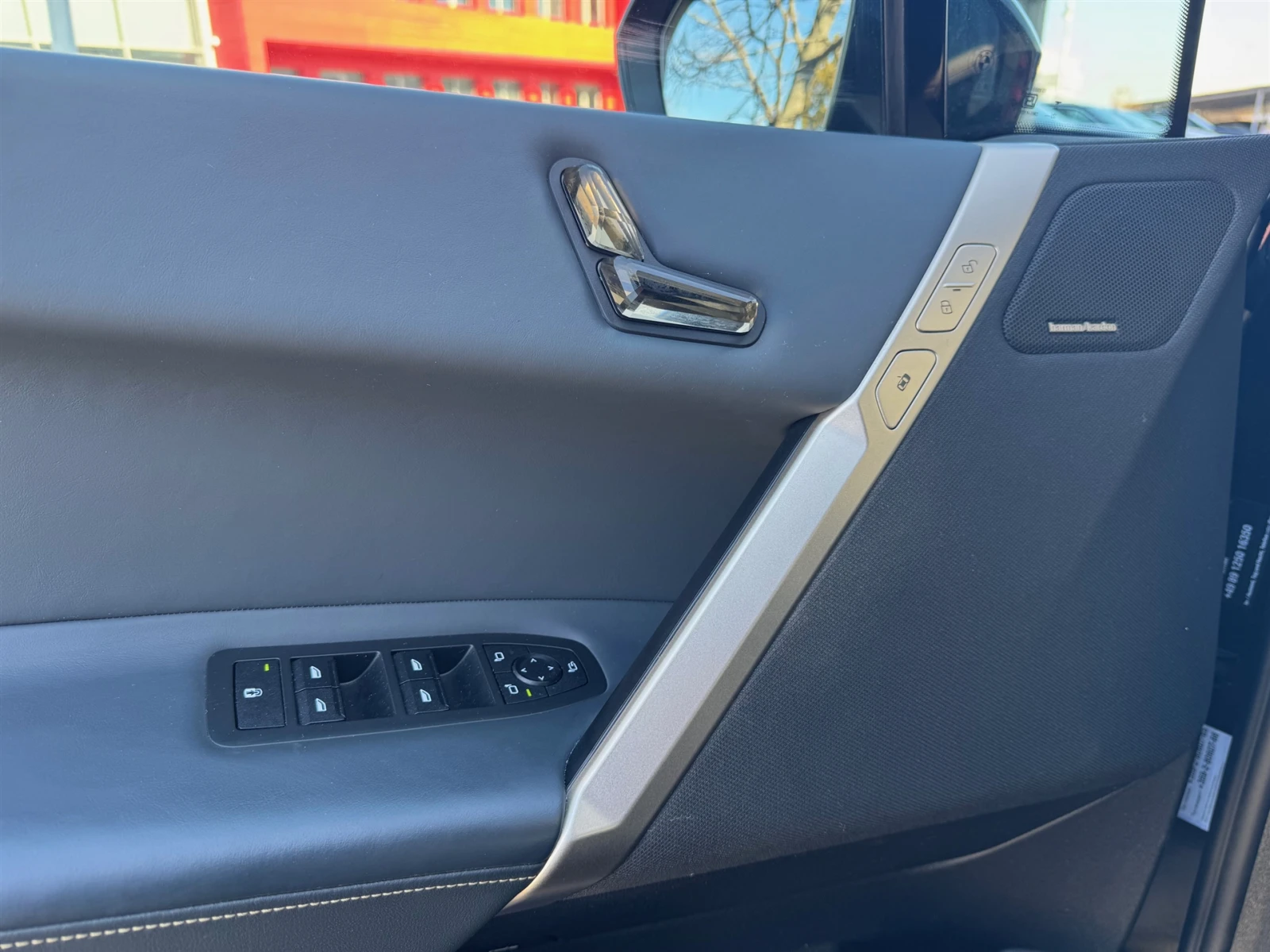 BMW iX xDrive40 | Mobile.bg   11