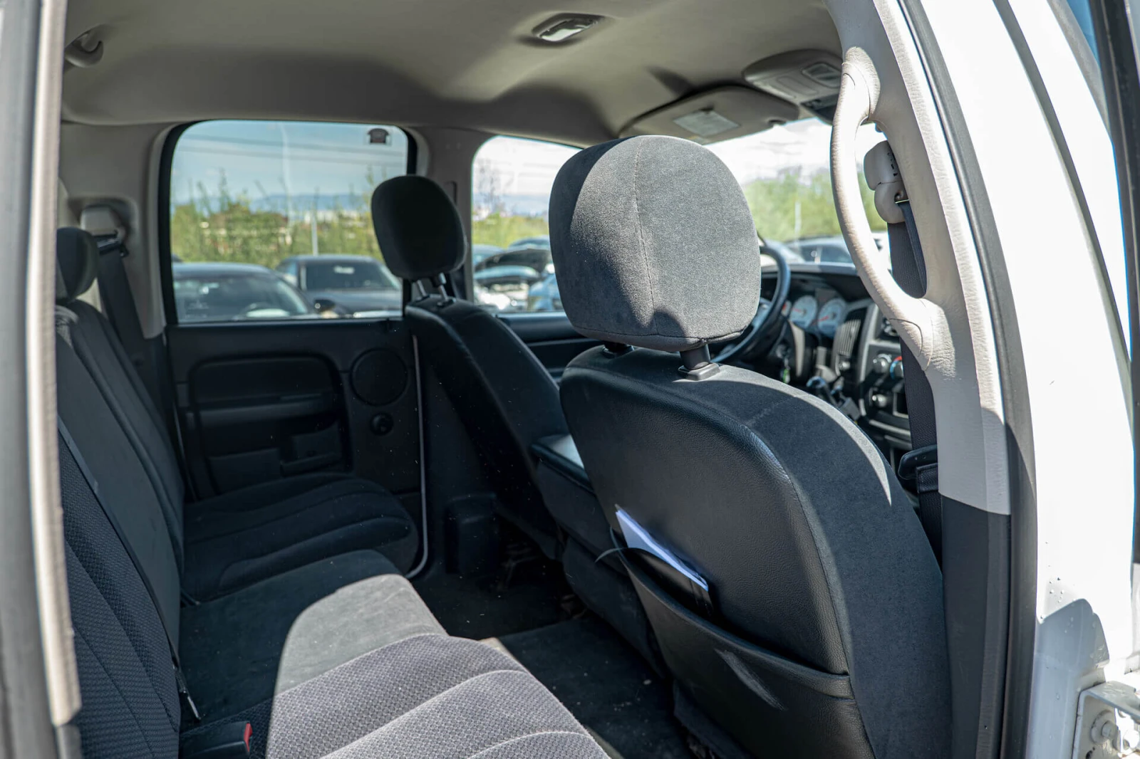 Dodge RAM 3500 SLT/Quad Cab/5.9l Diesel/4X4 - изображение 9