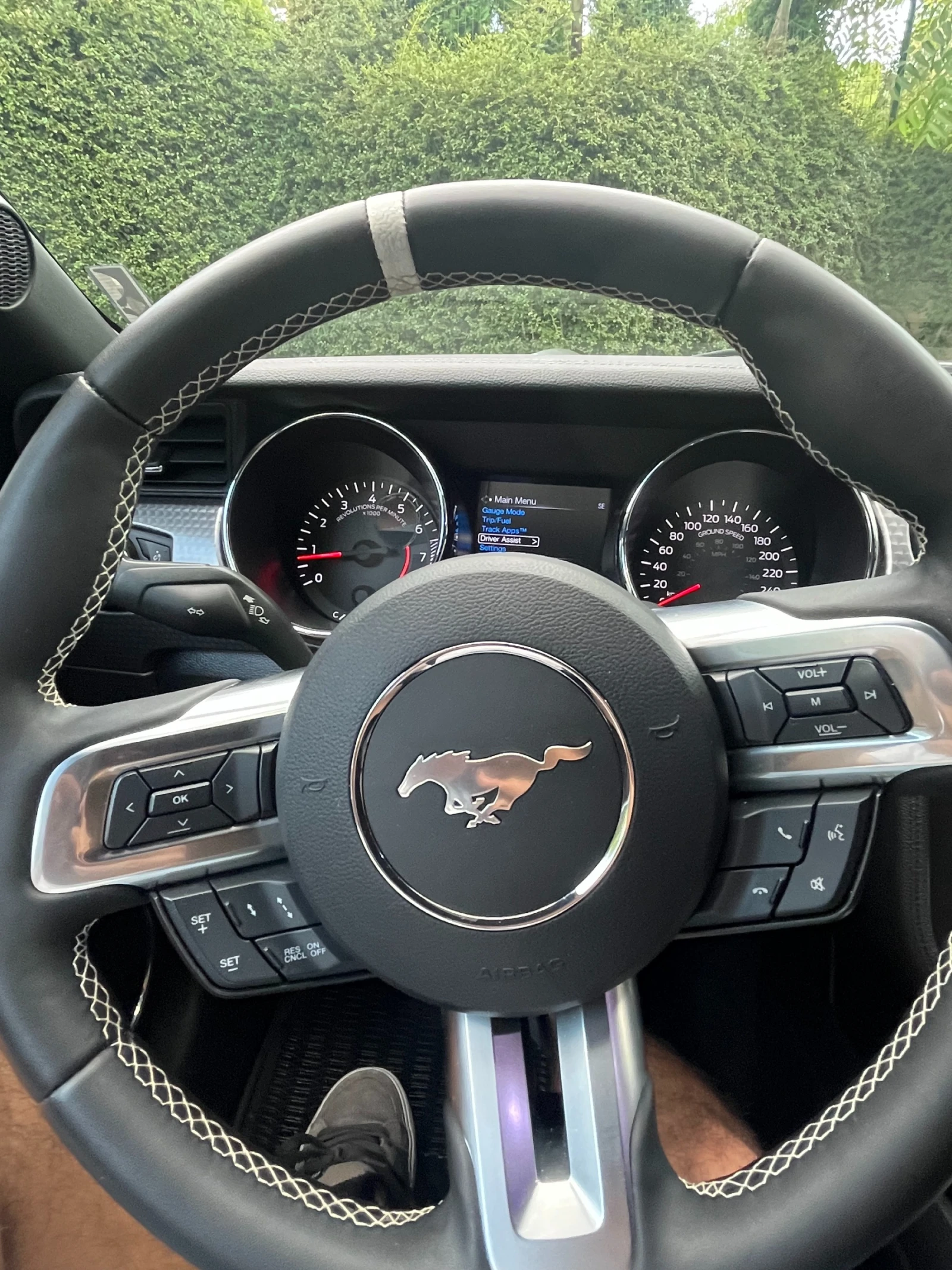 Ford Mustang  - изображение 6