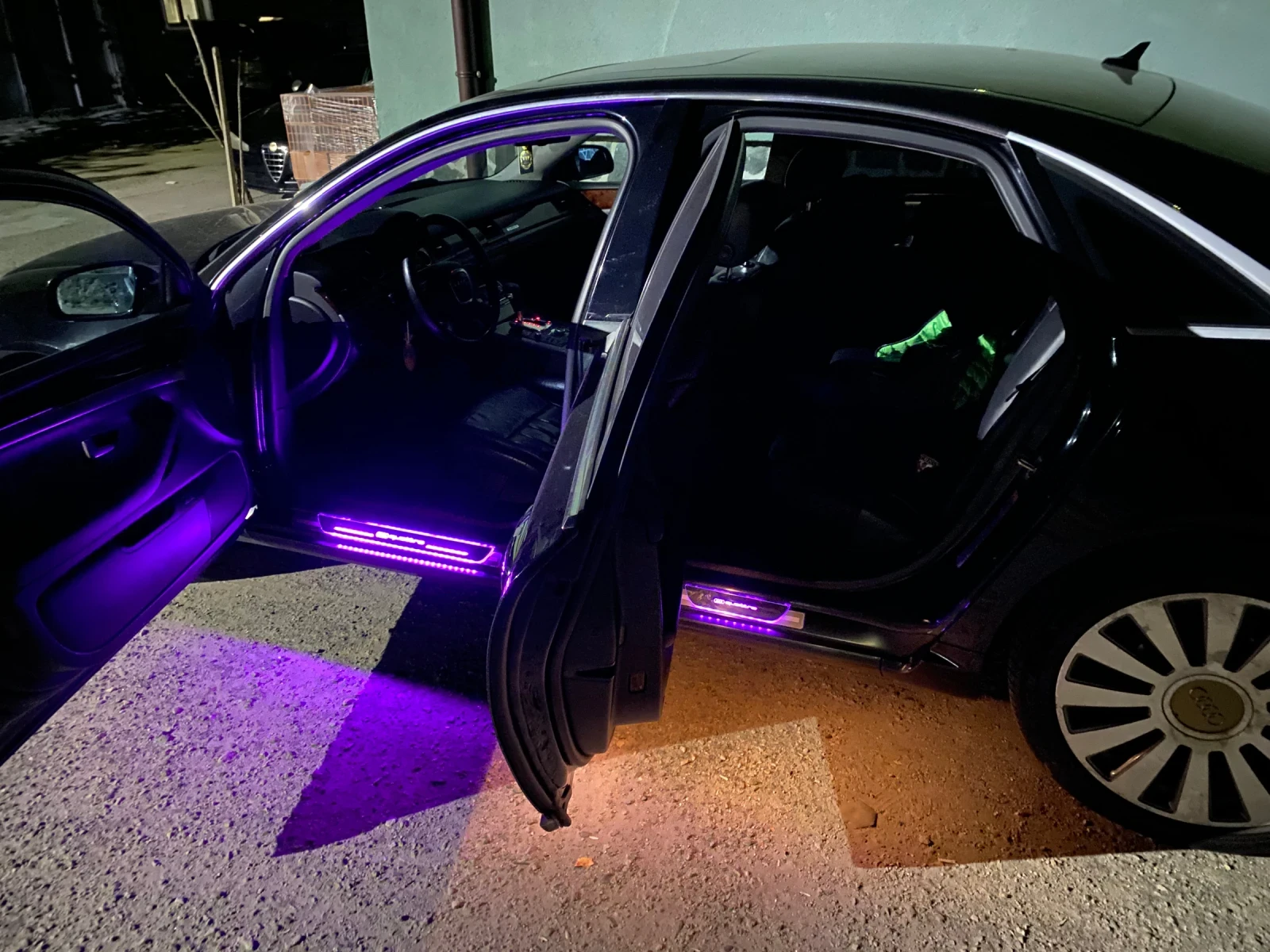 Audi A8 3000 - изображение 3