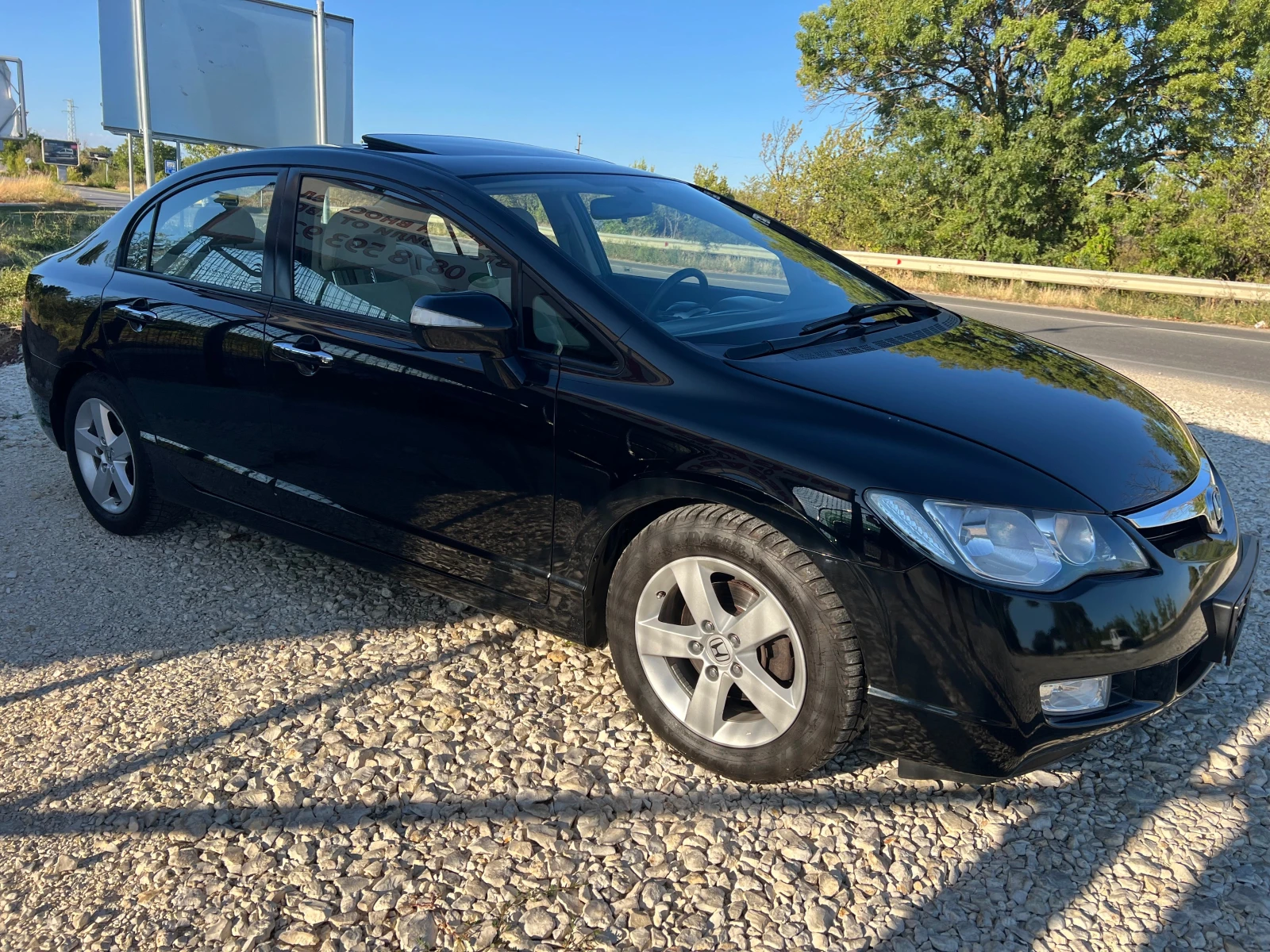 Honda Civic 1.8i V-tec/140p.s-Sedan - изображение 2