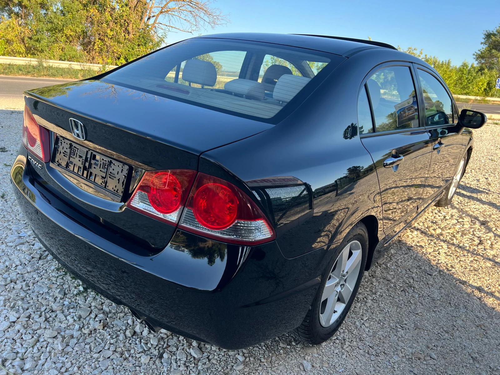 Honda Civic 1.8i V-tec/140p.s-Sedan - изображение 3