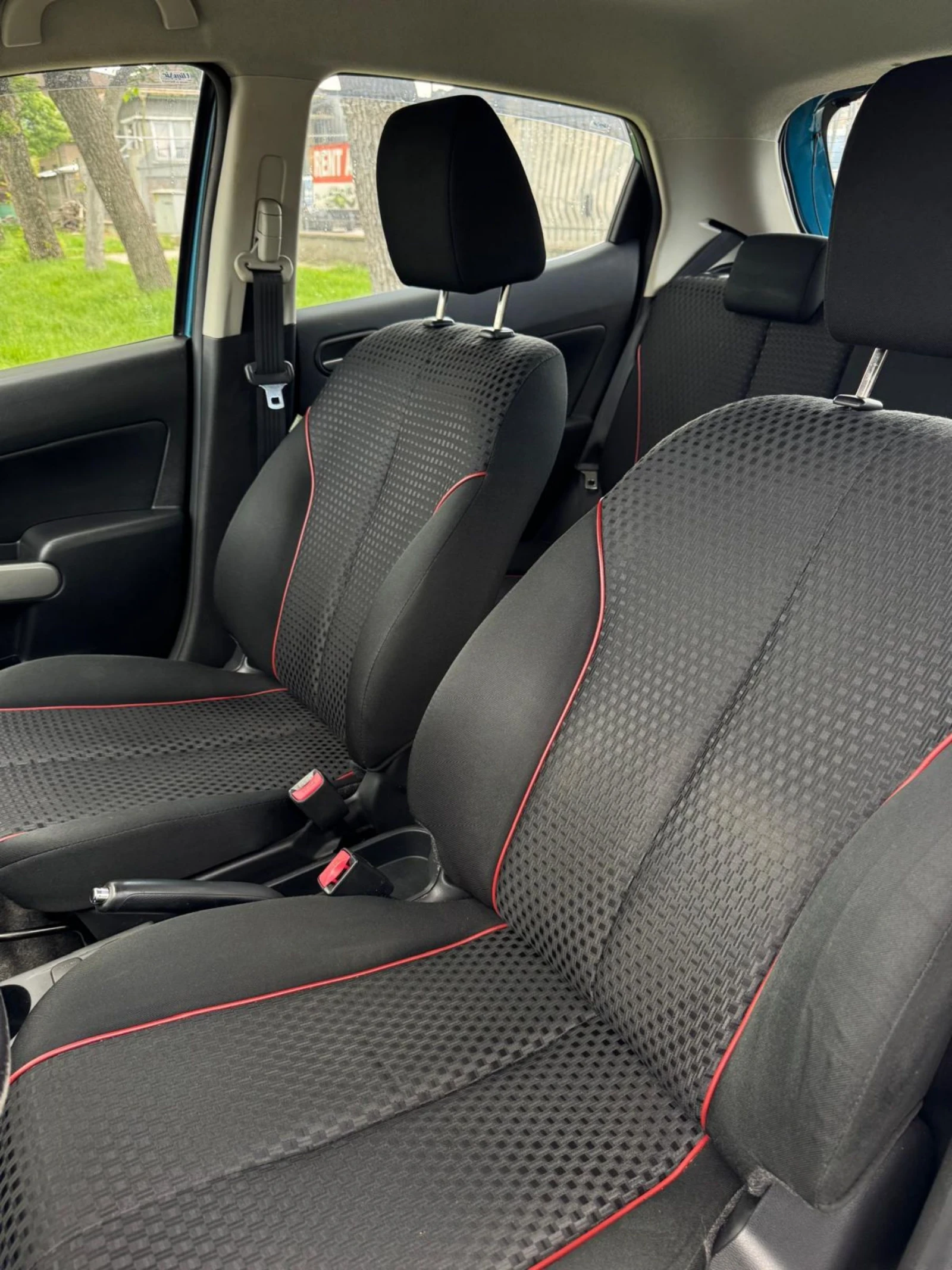 Mazda 2  - изображение 10