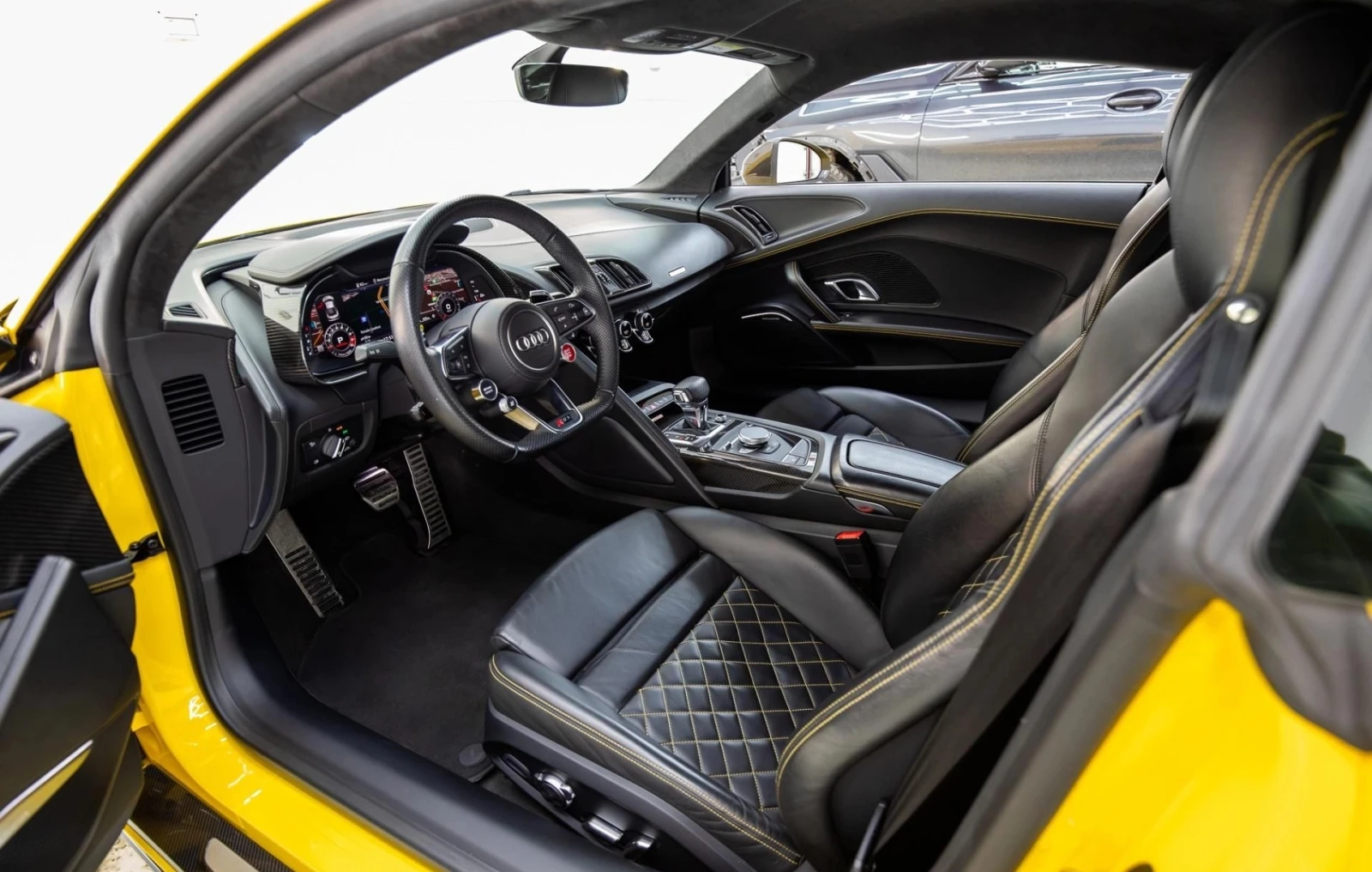 Audi R8 5.2 V10 Quattro - изображение 6