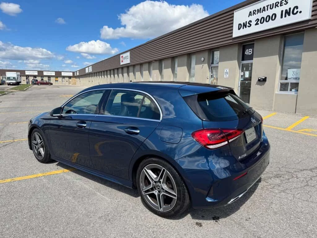 Mercedes-Benz A 250 4MATIC AMG PKG CAMERA/PANO ROOF/LEATHER  CARFAX, снимка 7 - Автомобили и джипове - 53979154