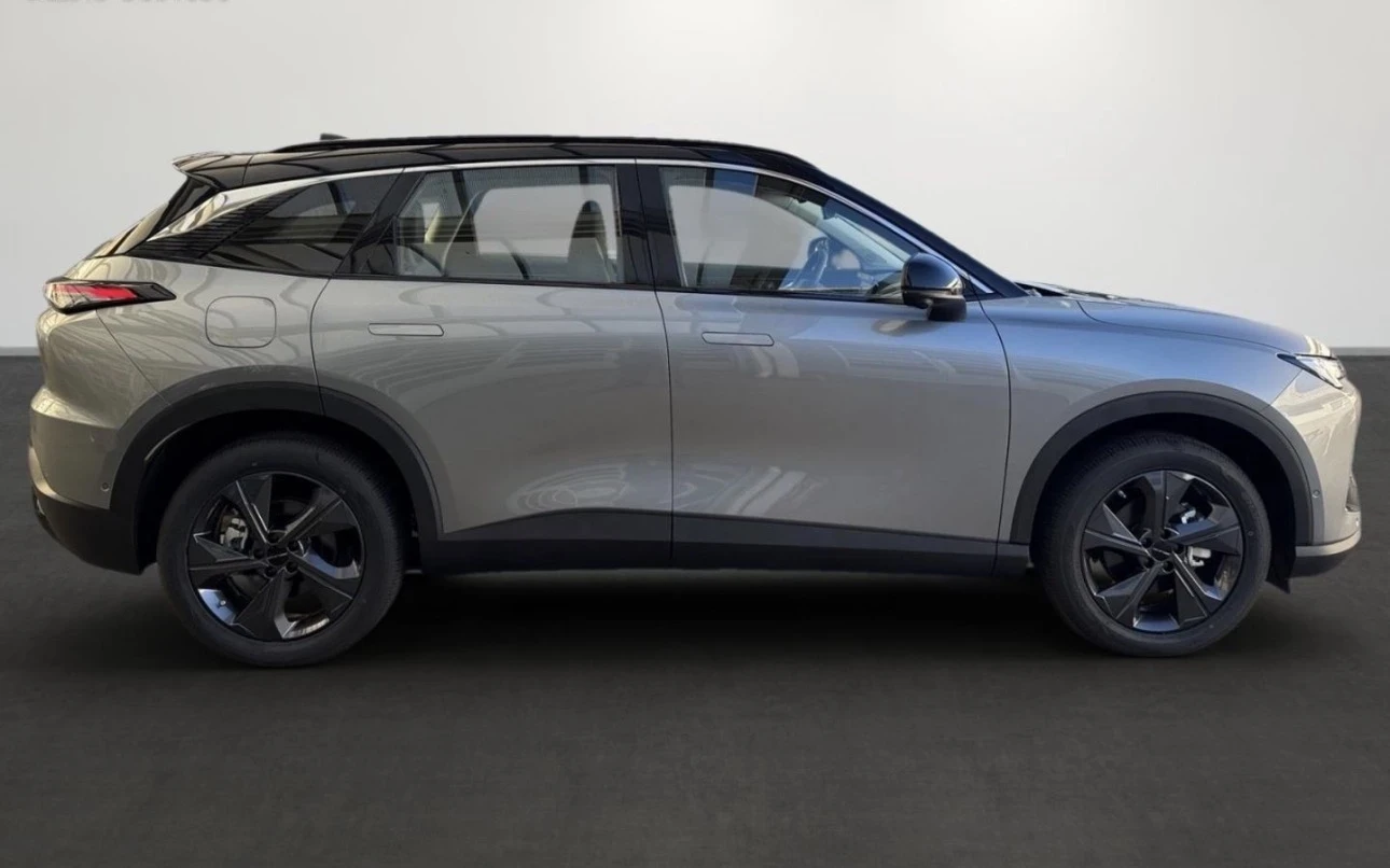 BAIC X55 Pano Acc LED 360 Keyless, снимка 3 - Автомобили и джипове - 54244078