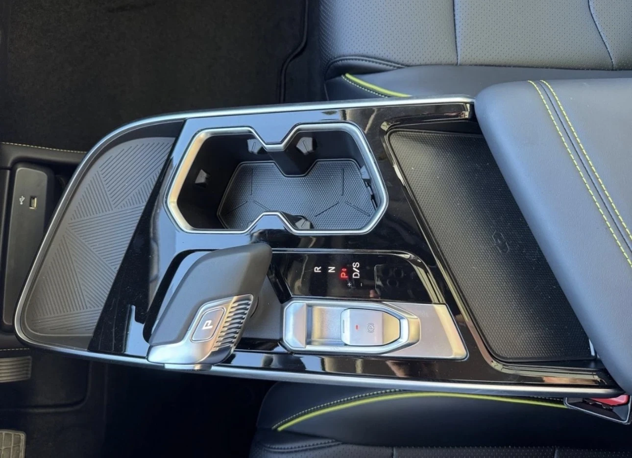 BAIC X55 Pano Acc LED 360 Keyless, снимка 13 - Автомобили и джипове - 54244078