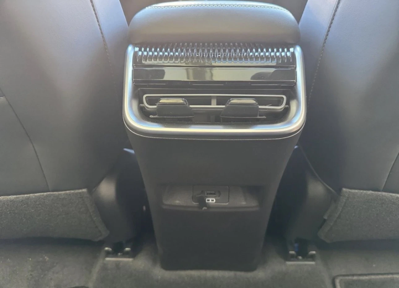 BAIC X55 Pano Acc LED 360 Keyless, снимка 16 - Автомобили и джипове - 54244078