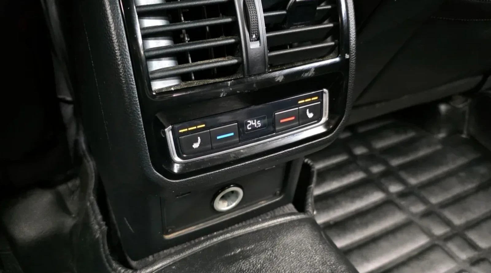 VW Arteon HUD* AMBIENT* PANO* 360* Крайна цена* , снимка 15 - Автомобили и джипове - 54702136