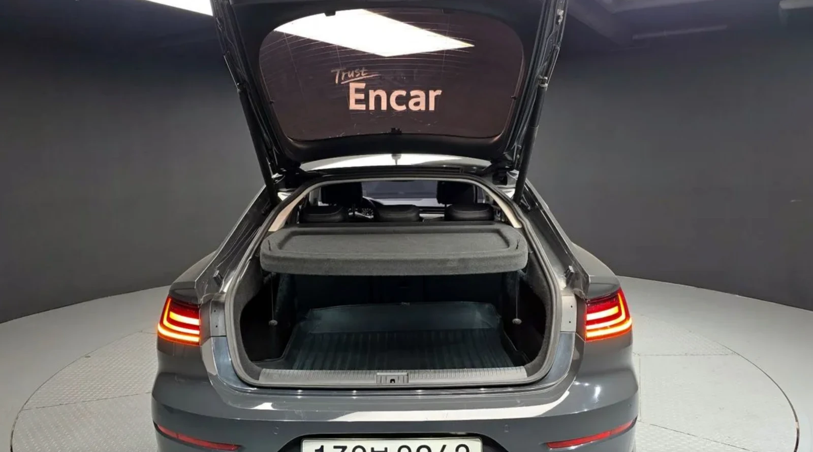 VW Arteon HUD* AMBIENT* PANO* 360* Крайна цена* , снимка 17 - Автомобили и джипове - 54702136