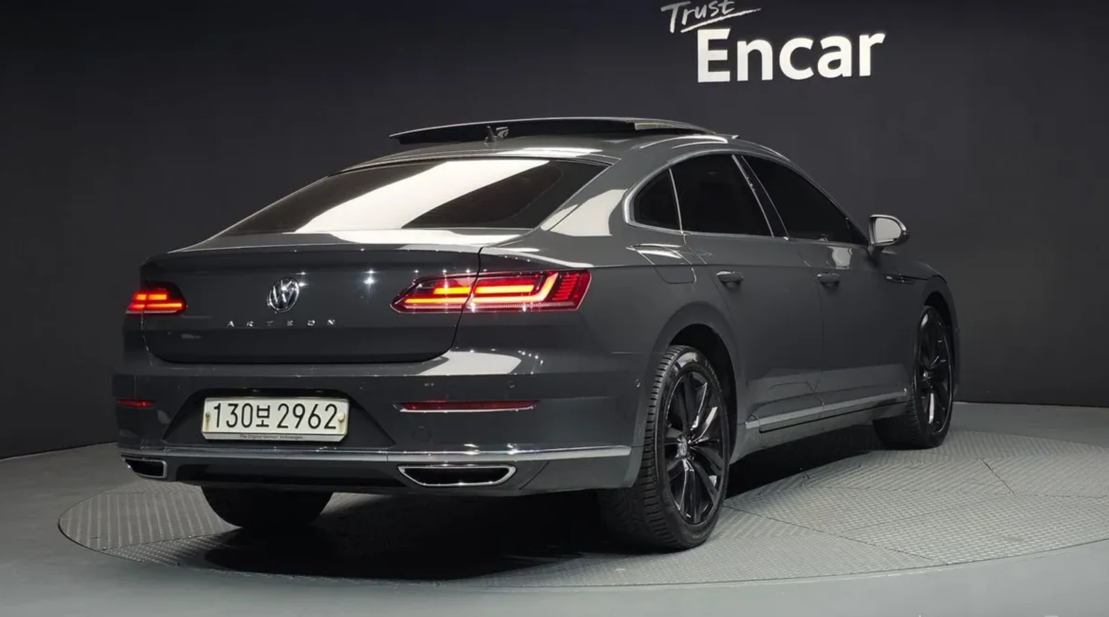 VW Arteon HUD* AMBIENT* PANO* 360* Крайна цена* , снимка 2 - Автомобили и джипове - 54702136