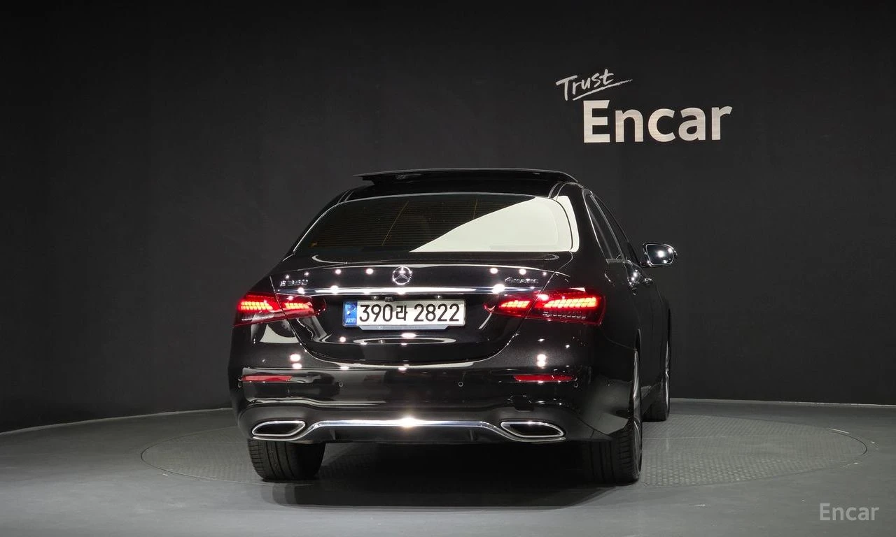 Mercedes-Benz E 350 AMG* LINE* 4MATIC* BURMESTER* ОБДУХВАНЕ* ДИСТРОНИК, снимка 4 - Автомобили и джипове - 55209626