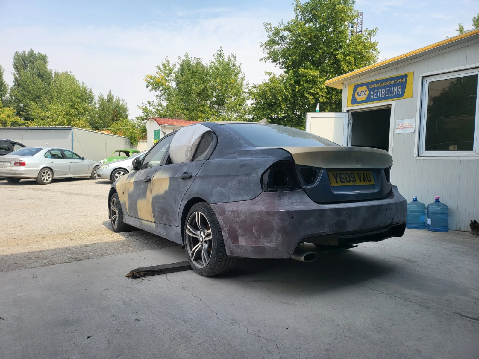 BMW 320, снимка 14 - Автомобили и джипове - 55359167