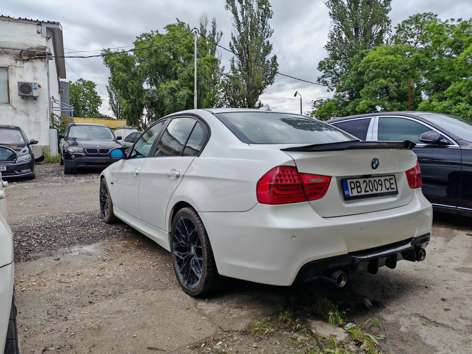BMW 320, снимка 2 - Автомобили и джипове - 55359167