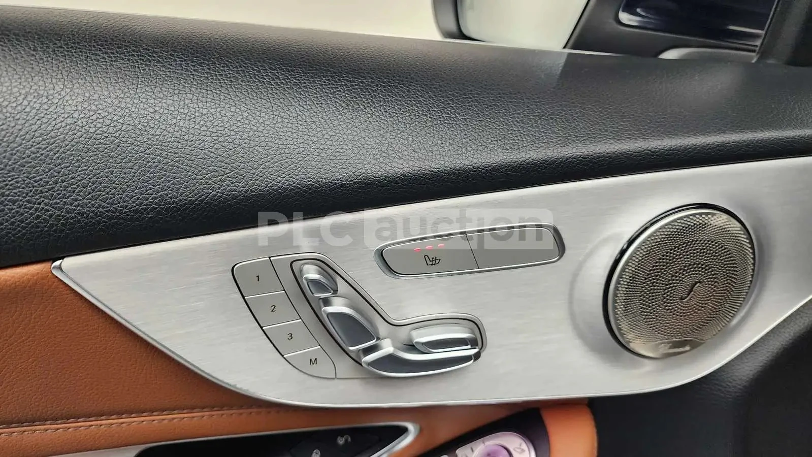 Mercedes-Benz C 220  COUPE / AMBIENT / PANO / HUD / BURMESTER /2 КЛЮЧА, снимка 10 - Автомобили и джипове - 55395291