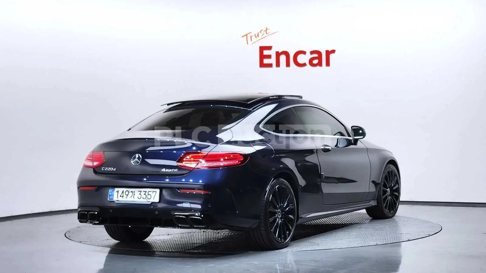 Mercedes-Benz C 220  COUPE / AMBIENT / PANO / HUD / BURMESTER /2 КЛЮЧА, снимка 4 - Автомобили и джипове - 55395291