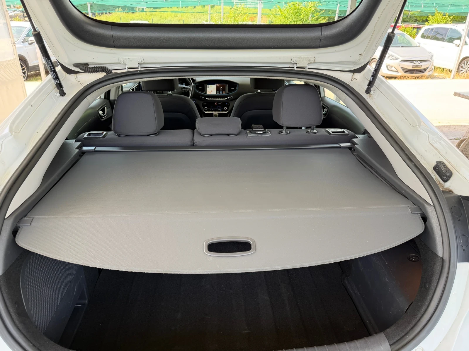 Hyundai Ioniq 1.6 Hybrid Автоматик, снимка 15 - Автомобили и джипове - 55413897