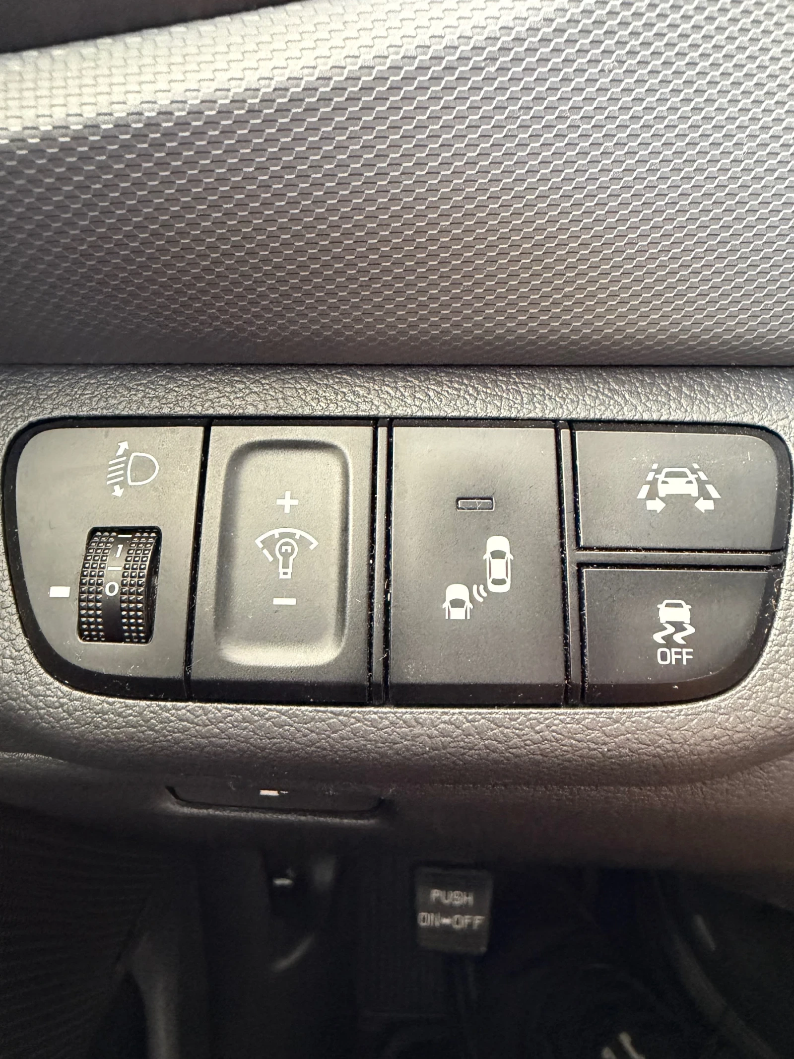 Hyundai Ioniq 1.6 Hybrid Автоматик, снимка 14 - Автомобили и джипове - 55413897