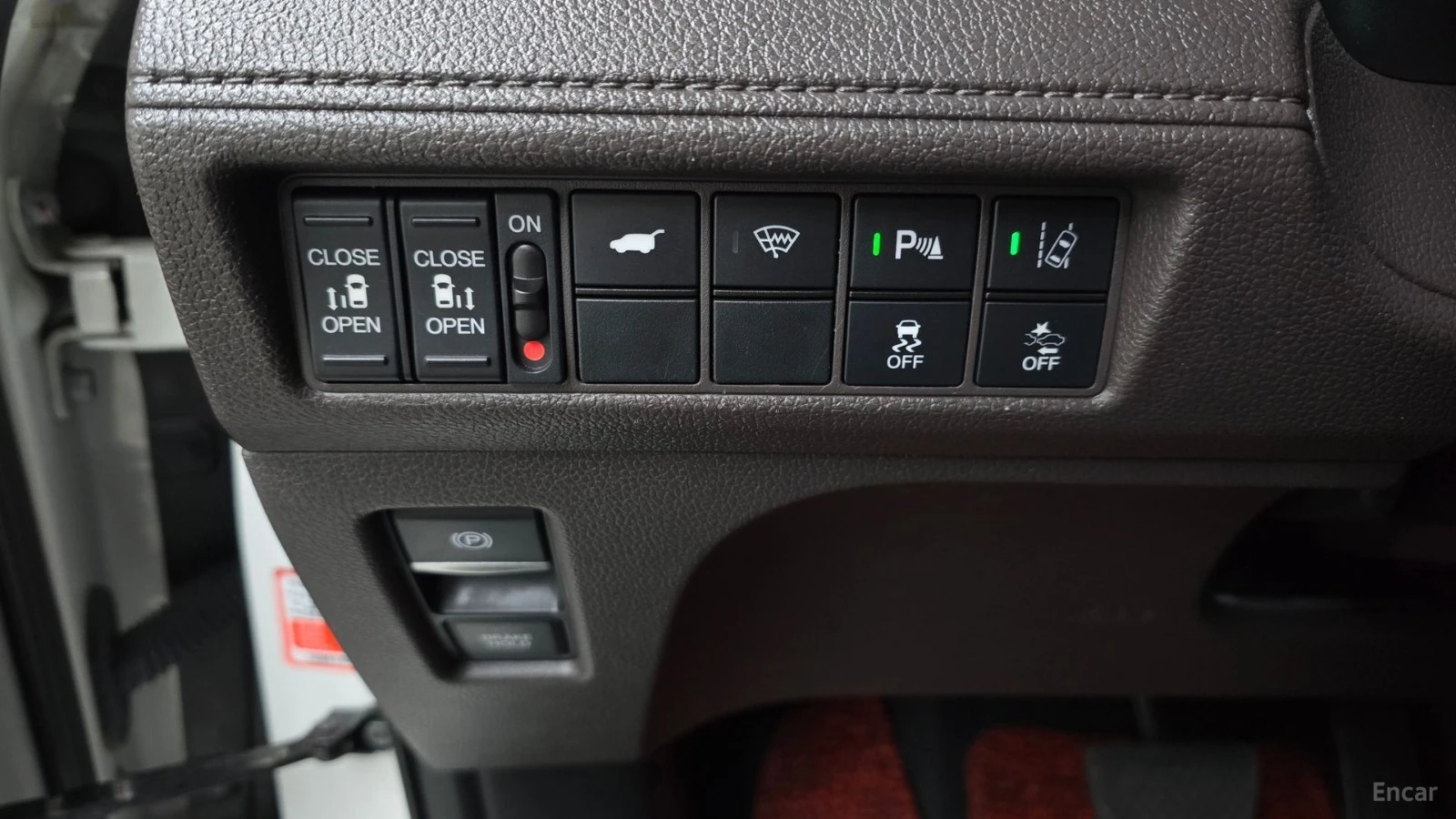 Honda Odyssey 3.5* ELITE* ПОДГРЕВ* ОБДУХВАНЕ* TV* ШИБИДАХ* , снимка 15 - Автомобили и джипове - 55444650