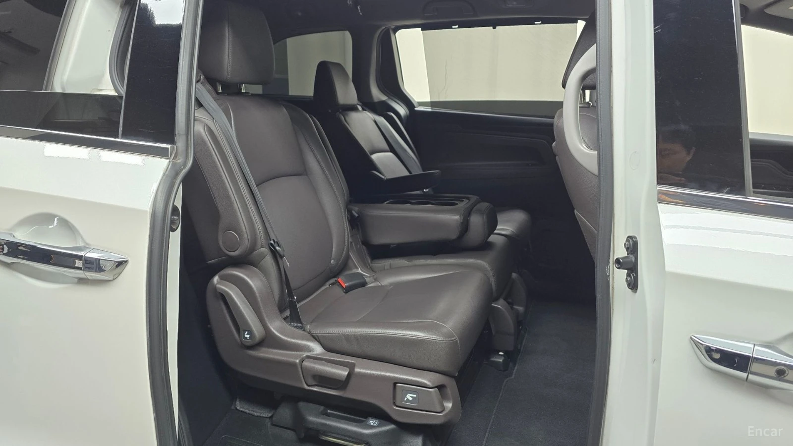 Honda Odyssey 3.5* ELITE* ПОДГРЕВ* ОБДУХВАНЕ* TV* ШИБИДАХ* , снимка 11 - Автомобили и джипове - 55444650