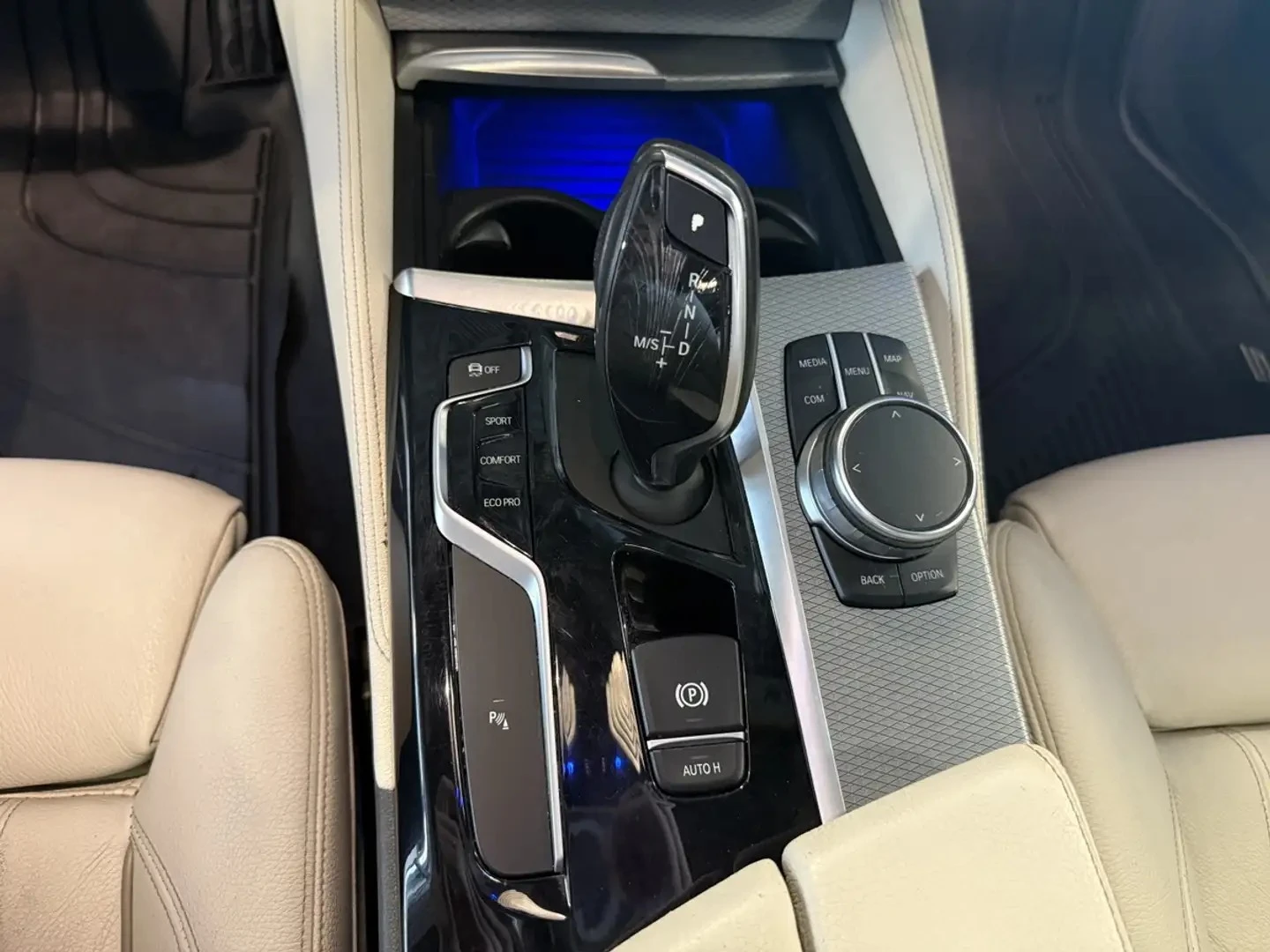 BMW 530 xDrive M Sport ЦЕНА ДО БЪЛГАРИЯ АВТОКРЕДИТ, снимка 13 - Автомобили и джипове - 55562565