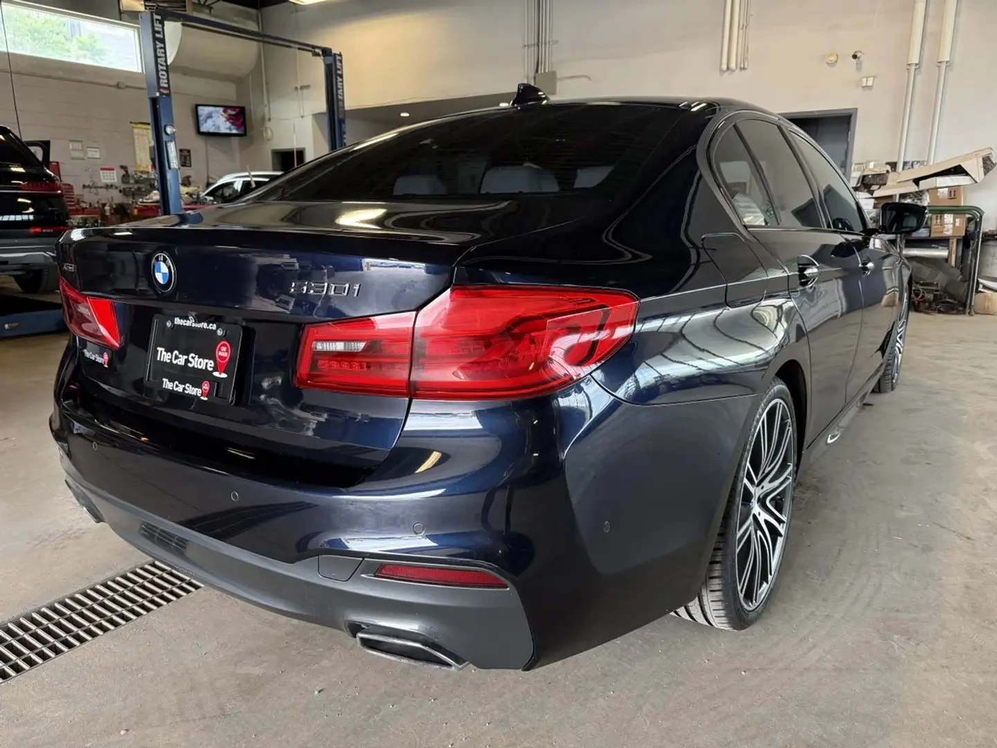 BMW 530 xDrive M Sport ЦЕНА ДО БЪЛГАРИЯ АВТОКРЕДИТ, снимка 4 - Автомобили и джипове - 55562565