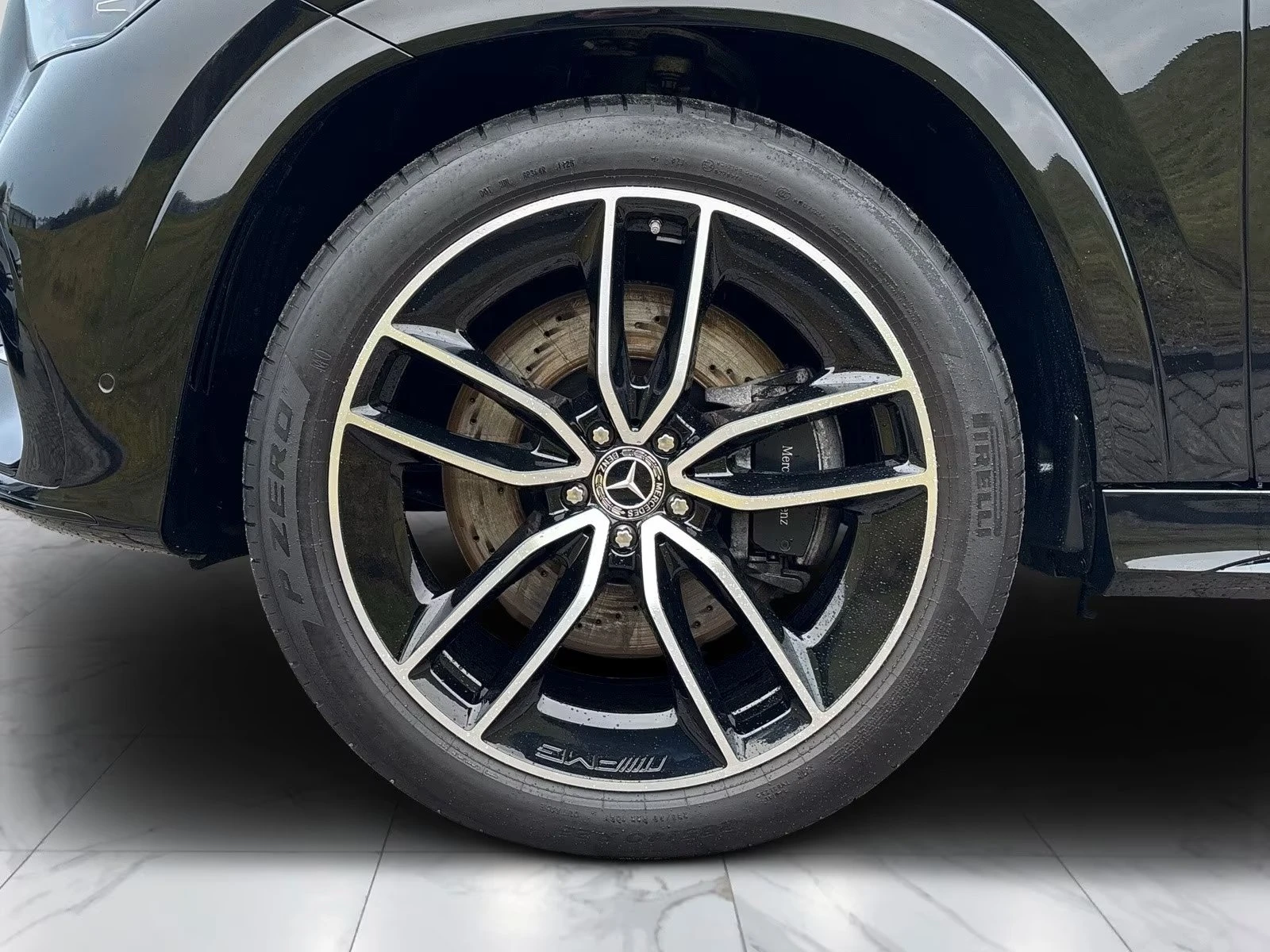 Mercedes-Benz GLE 450 d / AMG / NIGHT / BURM / HUD / MULTIBEAM / 360/ 4M, снимка 7 - Автомобили и джипове - 55790245