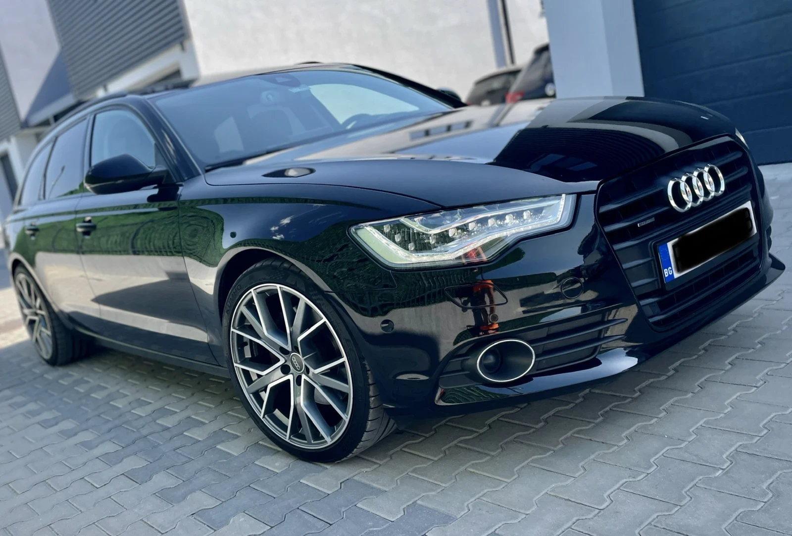 Audi A6 3.0TDI* PANO * HUD* DIST* BLIND SPOT* LED * MEMORY, снимка 2 - Автомобили и джипове - 56016286