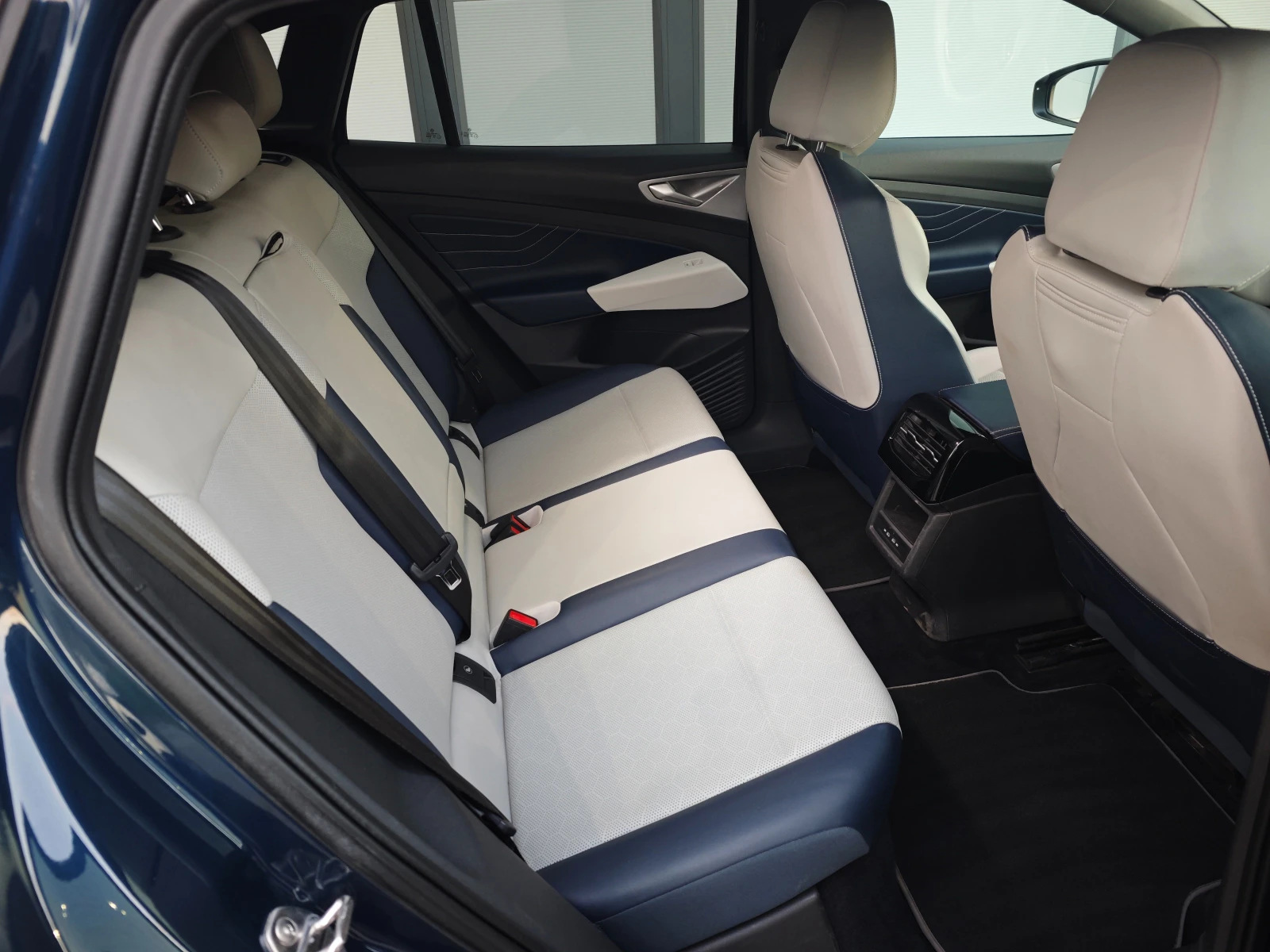 VW ID.4 Pro 82 kWh 4MOTION, снимка 11 - Автомобили и джипове - 56249641