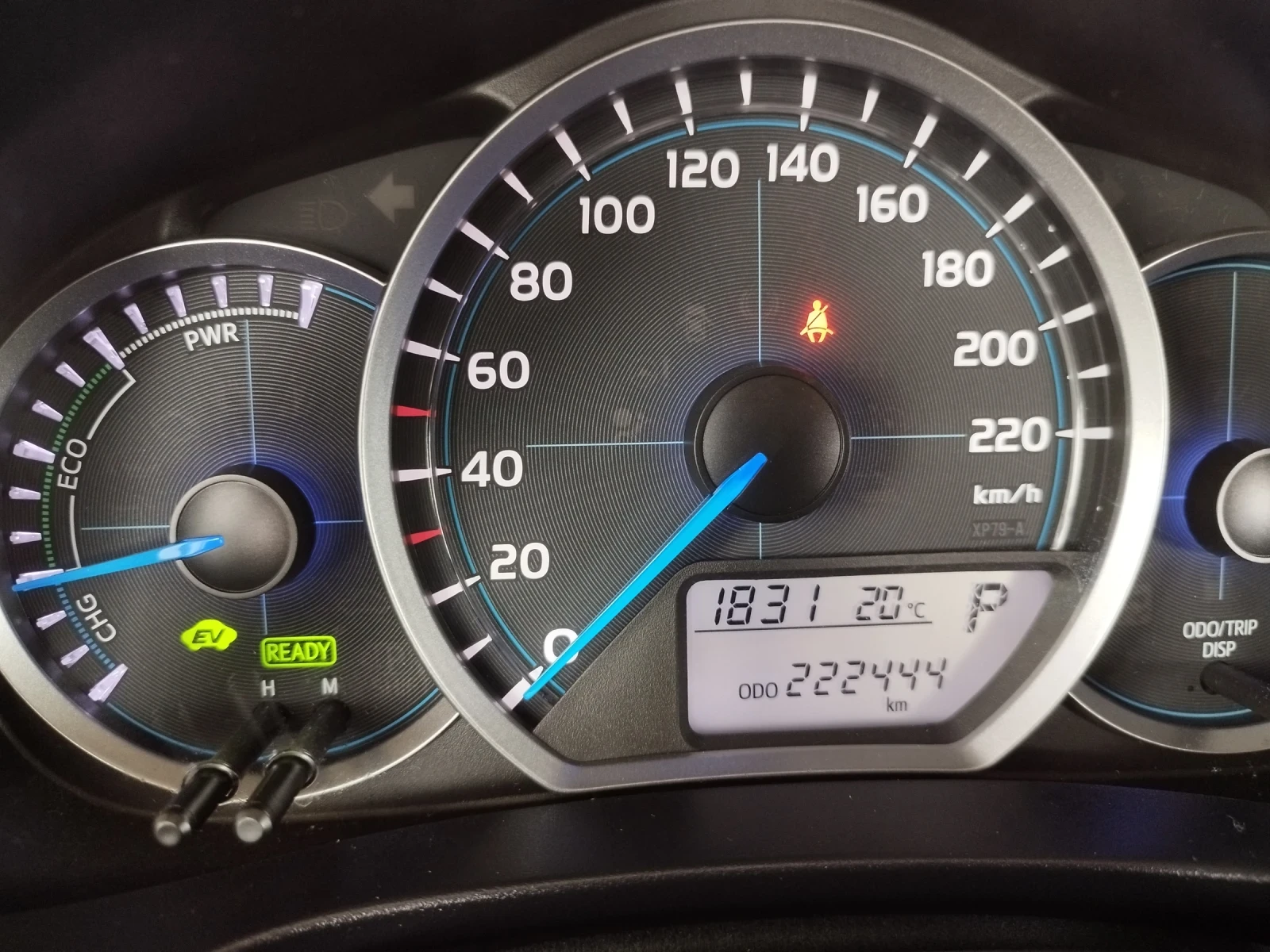 Toyota Yaris 1.5 hybrid, снимка 9 - Автомобили и джипове - 56283226