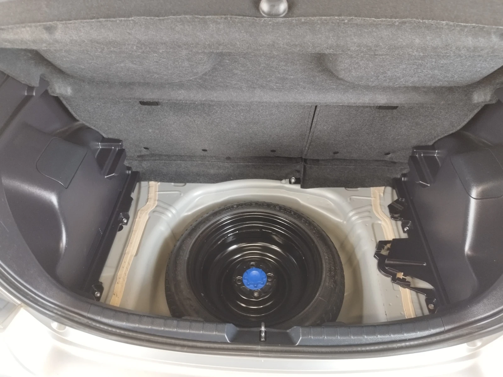 Toyota Yaris 1.5 hybrid, снимка 7 - Автомобили и джипове - 56283226