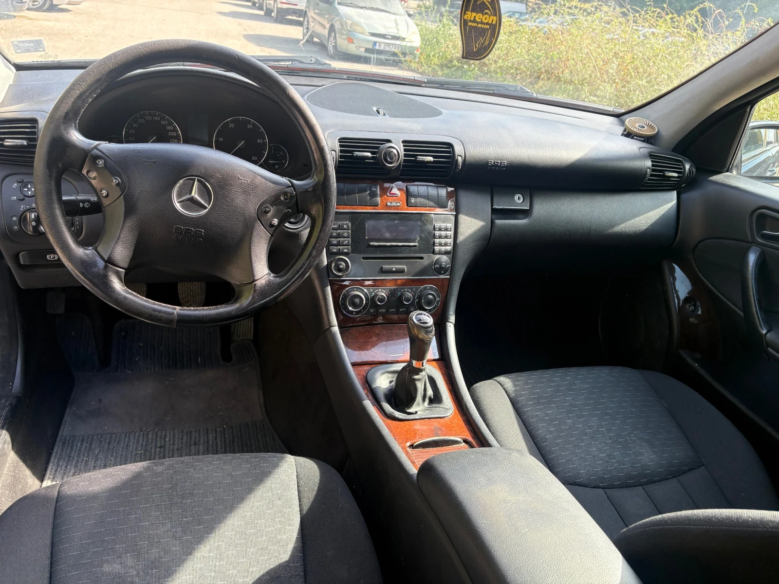 Mercedes-Benz C 200, снимка 12 - Автомобили и джипове - 56465988