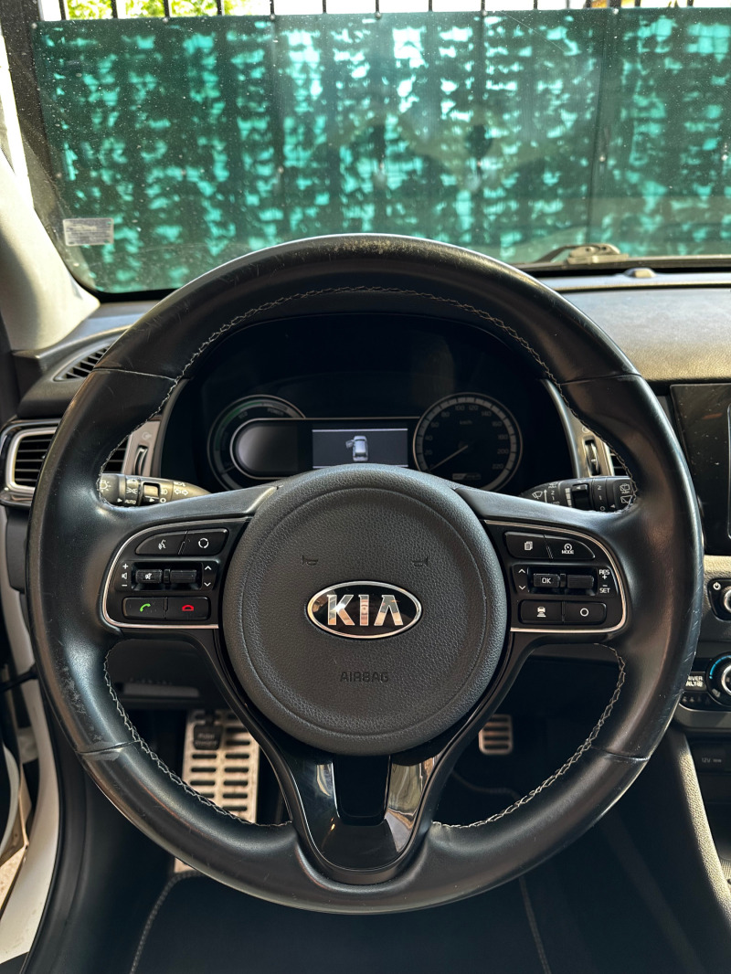 Kia Niro 1.6 PHEV, снимка 13 - Автомобили и джипове - 46394837