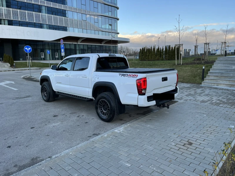 Toyota Tacoma TRD OFF ROAD_Automat_Koжа_LED фарове, снимка 4 - Автомобили и джипове - 51314241