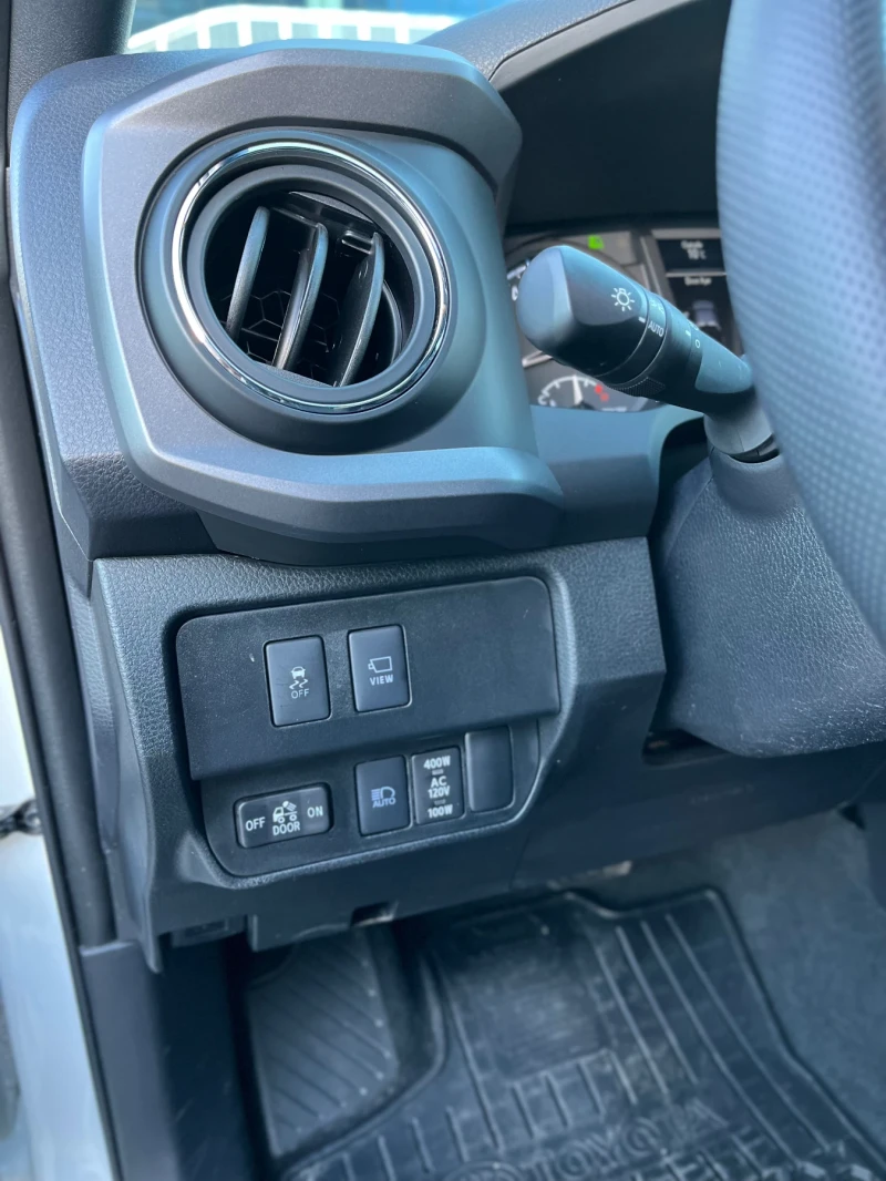 Toyota Tacoma TRD OFF ROAD_Automat_Koжа_LED фарове, снимка 13 - Автомобили и джипове - 51314241