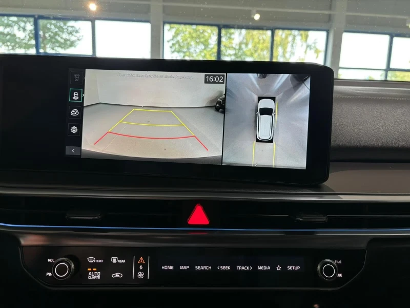 Kia Sorento 1.6PHEV-PLATINUM/252HP/DIGI/HUD/LED/ACC/KLESS/139g, снимка 13 - Автомобили и джипове - 51375349
