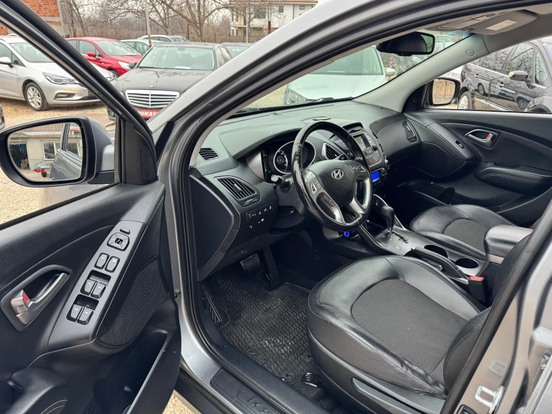 Hyundai IX35 АВТОМАТ-ФУЛЛЛЛ, снимка 8 - Автомобили и джипове - 53180403