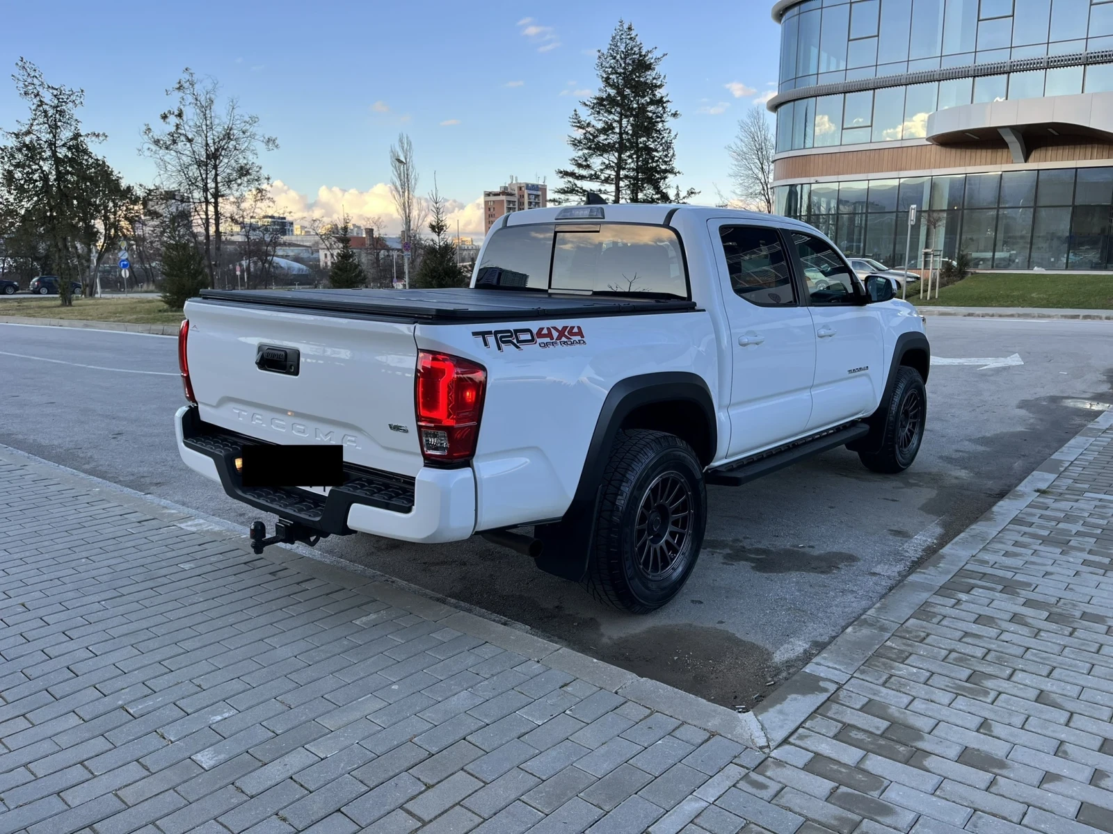 Toyota Tacoma TRD OFF ROAD_Automat_Koжа_LED фарове - изображение 3